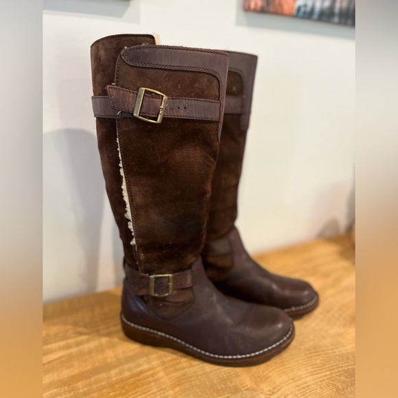 UGG Australia women’s dunwich chocolate brown suede and leather boots size 7 EUC - Picture 3 of 11